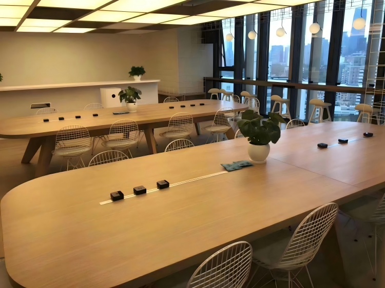 简约办公室装修，高效美学办公空间