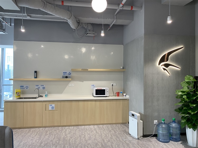 加洲建设在办公室墙面装修中的质感与耐用