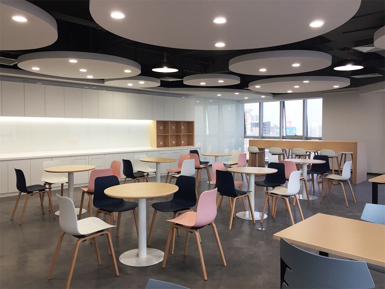 加洲建设：办公室装修绿化设计，构建高效生态办公场景